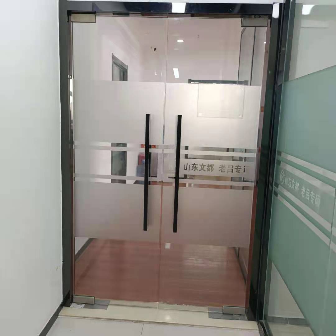 辦公室玻璃隔斷的清潔保養(yǎng)要注意什么？