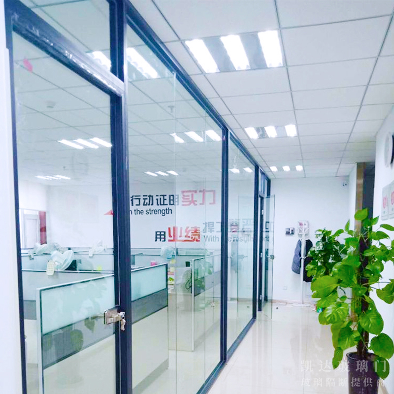 選擇濟(jì)南感應(yīng)門時應(yīng)注意什么事項？