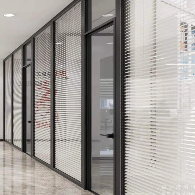 怎樣區(qū)分玻璃門什么時候使用隔斷門？