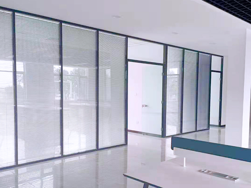 分享玻璃隔斷設(shè)計要點及價格分析內(nèi)容